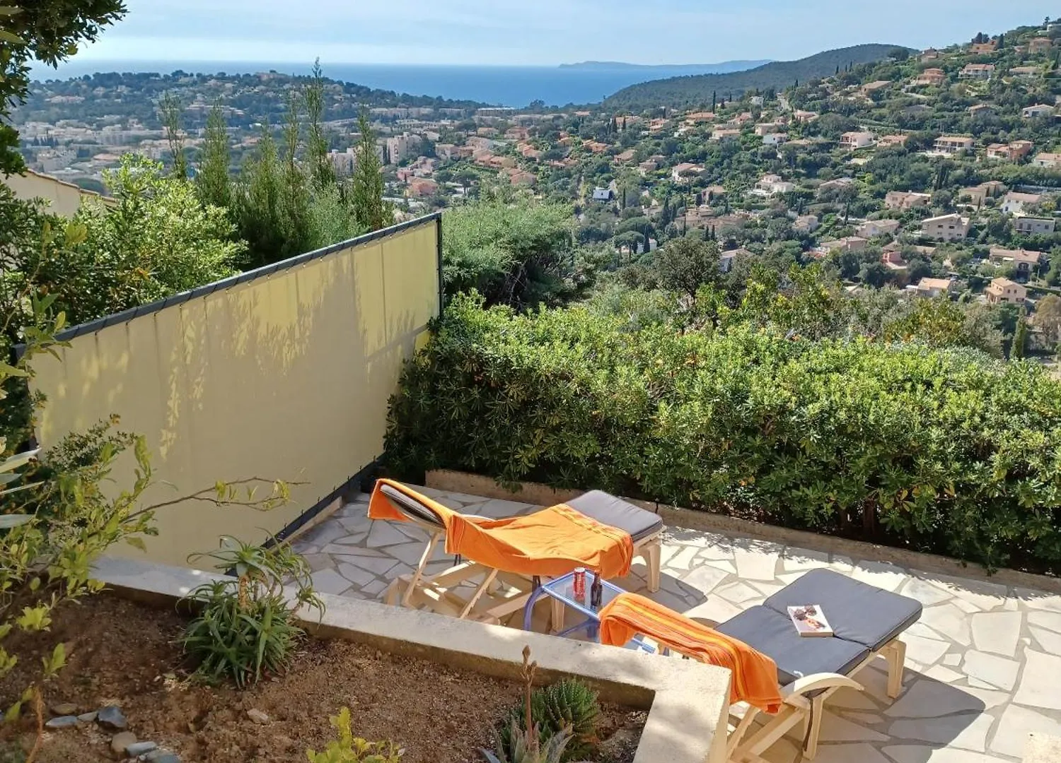 Appartement Rez De Jardin Dans Villa Vue Mer Cavalaire-sur-Mer