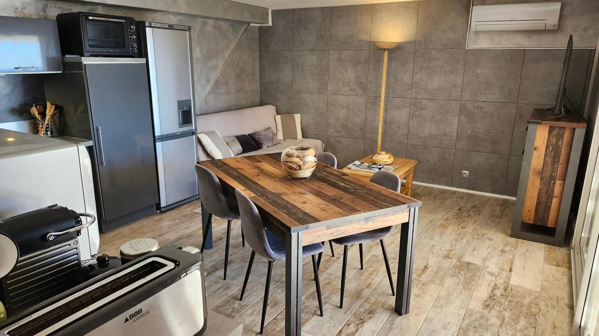 Appartement Rez De Jardin Dans Villa Vue Mer Cavalaire-sur-Mer France